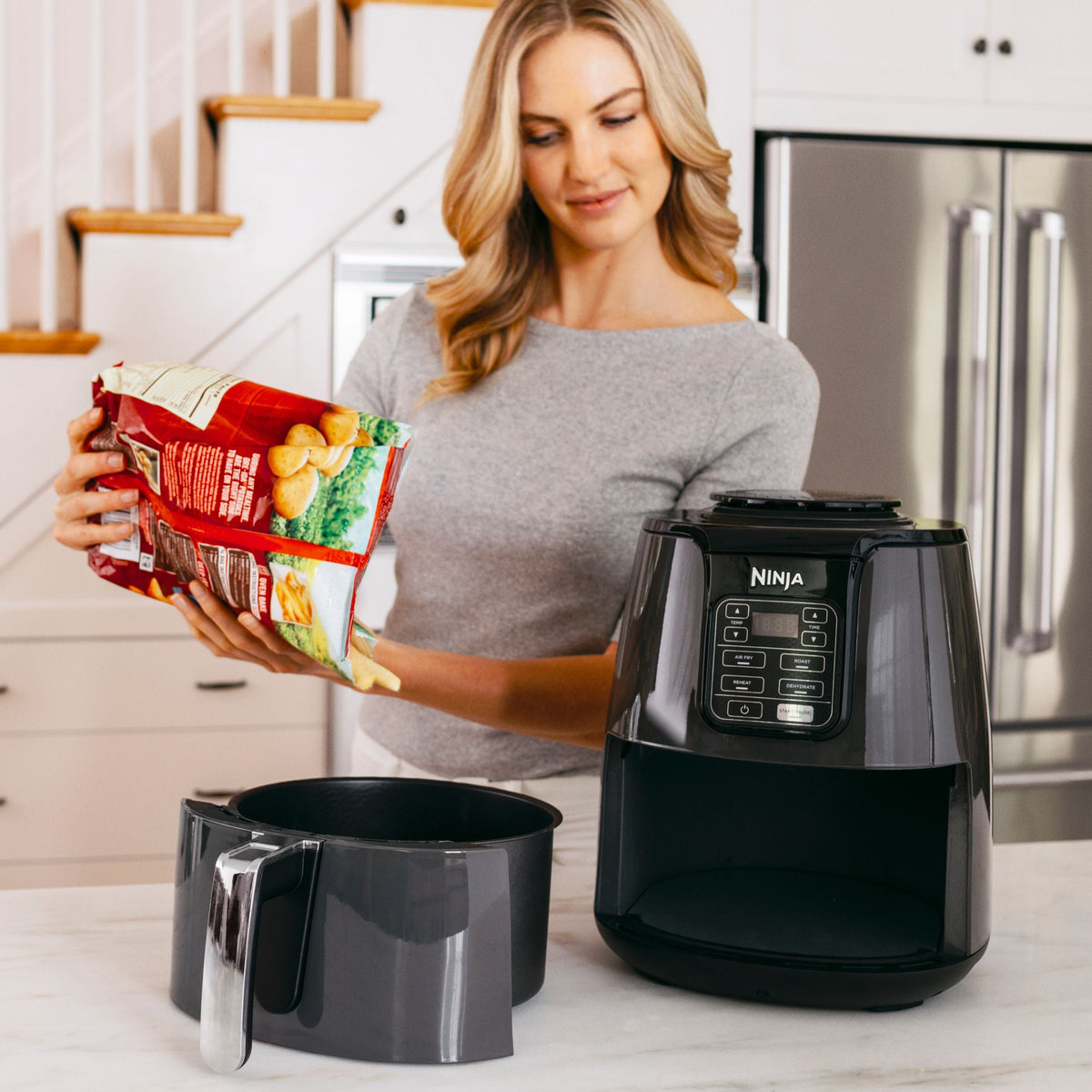 Single Basket Non-Stick Air Fryer, 5 Functions, 4-qt U2D0 - product image 6